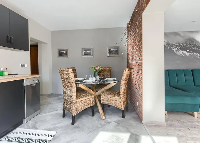 - Goralska Bajka, Przy Krupowkach *