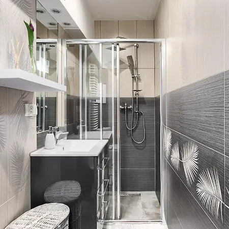 - Goralska Bajka, Przy Krupowkach *